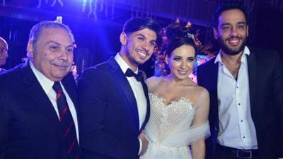 شاهد بالفيديو.. البوم صور كامل لحفل زفاف المطربه ساندي وفستانها يلفت الانظار