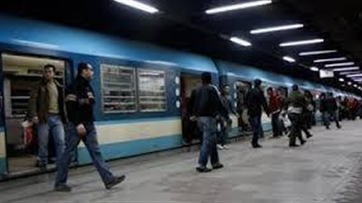 احذر من فعل هذا وانت في محطة المترو