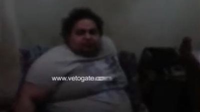 بالفيديو.. قصة مريض بالسمنة ينتظر الموت تحت أنقاض عقار آيل للسقوط
