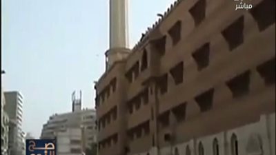 بالفيديو . . . مفاجأه يفعلها جامع مقابل له كنيسه وما فعلته مدرسه ابتدائيه بعد التفجيرات الاخيره