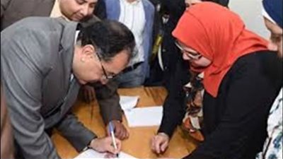 رئيس الوزراء يدلي بصوته في انتخابات مجلس الشيوخ بالشيخ زايد