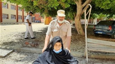 شاهد بالصور .. تصدر السيدات وكبار السن للمشهد الانتخابي ببني سويف