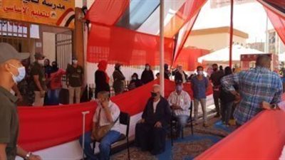 شاهد بالصور.. طوابير أمام لجنة تحيا مصر بالأسمرات بانتخابات مجلس الشيوخ