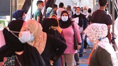 بالصور | شاهد طوابير الناخبين أمام لجان شبرا فى اليوم الثانى لانتخابات الشيوخ