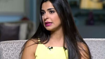 ببطن مكشوف .. الفنانة رانيا منصور تفاجئ جمهورها بهذه الملابس | صور