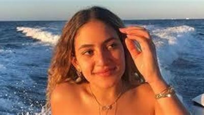 بـ جيب قصير فوق الركبة .. كنزى عمرو دياب تفاجئ متابعيها بهذه الاطلالة | صور