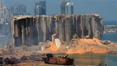 بعد استقالة الحكومة.. مخاوف من فراغ في السلطة يُدخل لبنان نفقًا مظلمًا