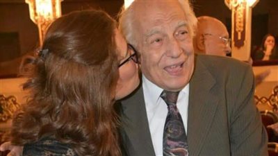 لو كان ابي لقبلت يديه كل صباح..فاطمة ناعوت تهاجم ابنة الفنان رشوان توفيق