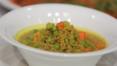 شوربة الخضار بالكارى الحارقه للدهون