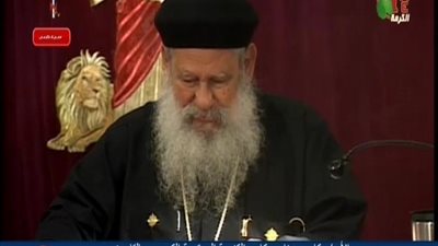 بالفيديو | صلاة رائعة من القلب لأبونا مكاري يونان