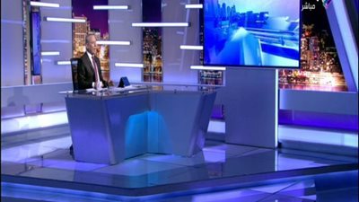 بالفيديو | شاهد ماذا فعلت قناة الجزيرة الارهابية بعد عرض اقبال كبير من الناخبين امام احدي اللجان بالخطاء