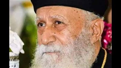 شعب كنيسة السيدة العذراء يطلبون الصلاة من اجل كاهن كنيستهم