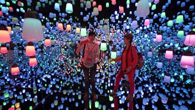 بالصور.تعرف علي أحد أغرب المتاحف حول العالم فى طوكيو..المتحف يحتوي علي 520 كمبيوتر وغيرها من الاجهزة المبهره