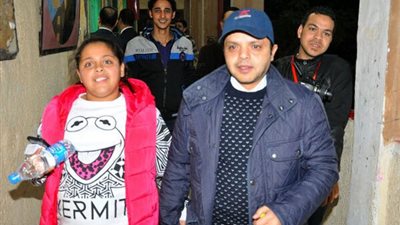 شاهد بالفيديو بنت محمد هيندى كيف اصبحت وهل تشبه والدها