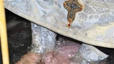 معجزة المعمودية تشفي طفلة من مرض خطير في عشية الاحتفال بعيد الغطاس