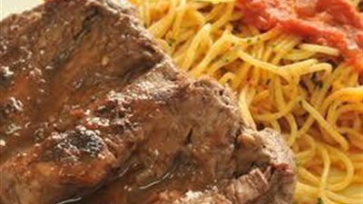 بيكاتا اللحم مع المكرونه