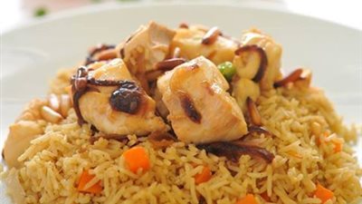 قطع السمك مع الأرز بالخضروات