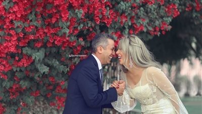 بالفيديو.. فوتوسيشن قمة الرومانسية للعميد محمد سمير المتحدث العسكري السابق مع اعلامية روعه الجمال