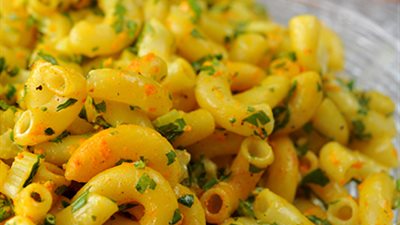 طريقة عمل سلطة المكرونه بالكركم