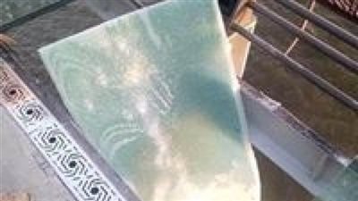 اول رد من الحكومة من بعد تداول صور لـــ الممشى الزجاجي وهو مهشم في محور روض الفرج