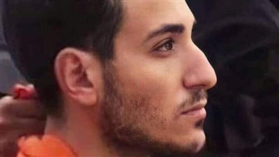 والدة الشهيد عصام تقنع العذراء بطلبها وتاخذ ابنها في حضنها بعد استشهادة