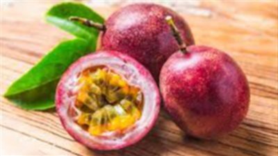 فاكهة الباشن فروت فى مصر سعر الكيلو ٣٢٦ جنيها ولها أكثر من ٢٠ فائدة صحيه