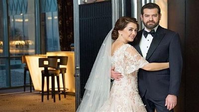 مفاجـــــأة .. الفنانة كنده علوش تعرض فستان زفافها للبيع عبر حسابها الشخصى .. تعرف على السبب المفاجئ | صور