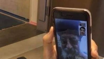 بالصور مكالمه فيديو للبابا تواضروس تشعل الانترنت