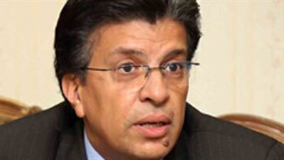 خالد منتصر يسأل سؤال جرئ كعادتة وشاهد ما قالة عن الامتناع عن شرب المياة لمدة 15 ساعه حتى يرضى المزاج السلفى