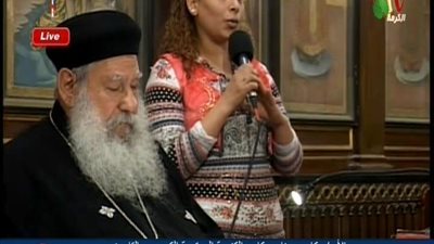 بالفيديو | لن تصدق معجزة قوية جدا لفتاه لا تخلف و راهب يقول لها انتي مش هتخلفي و لكن تحلم بابونا مكاري و دار بينهم هذا الحديث و الان عندها طفل