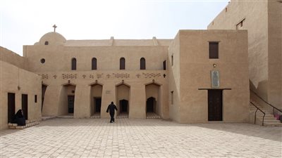 دير الانبا صموئيل المعترف يعتذر للاقباط الزائرين للدير والعمال عن ماحدث