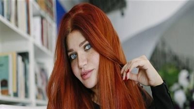 الاعلامية ياسمين الخطيب تكشف حقيقة صورتها مع المخرج خالد يوسف