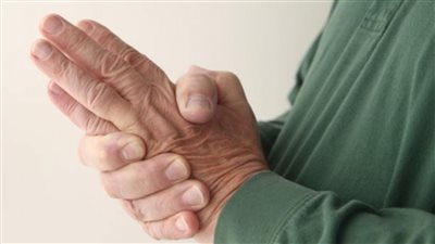 تنميل اليدين أسبابه وطرق علاجه