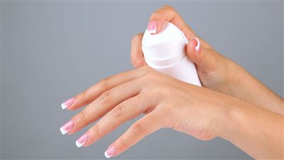 خمس وصفات منزليه للتخلص من تجاعيد اليد