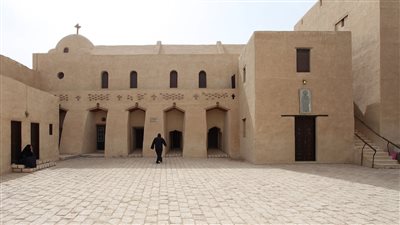 رسالة من مواطن مصري الي اب كبير بشأن أزمة دير الانبا صموئيل المعترف