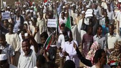 على صفيح ساخن .. اضراب عام فى السودان والمجلس العسكرى يرد بهذه الطريقة