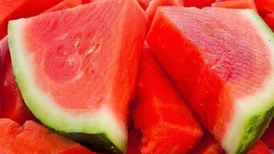 تعرف بطريقة سهلة البطيخة الحمراء من البطيخة القرعة
