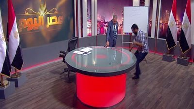 بالفيديو | عكاشة ينفعل علي أحمد فريق الاعداد تعالي وطي هات القلم ده