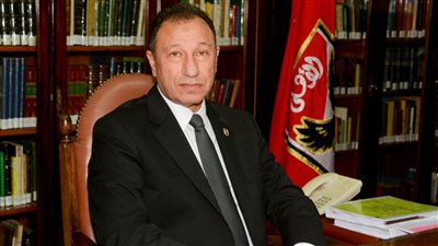 الخطيب يرفع عقد نجم الأهلي للضعف لمنعه من مغادرة الفريق