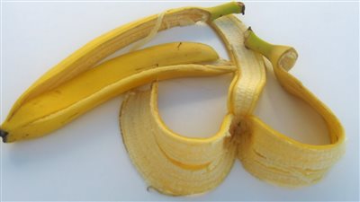 هاتخزنيه فى التلاجه فوائد مذهله لقشر الموز وهذه طريقة استخدامه