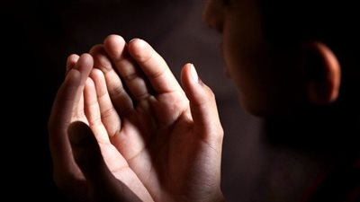 في العناية المركزة بالصورة طلب صلاة من اجل الطفل أنطونيوس ابانوب