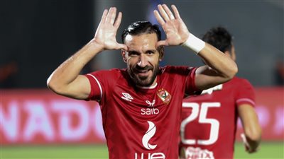 هايقعد معلول على الدكه الأهلي يتعاقد رسميا مع نجم منتخب مصر