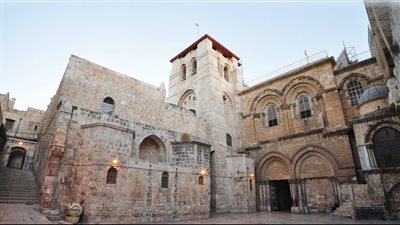 اعمال ترميم واصلاحات واسعة للأرضية الحجرية بكنيسة القيامة وستكون هذة تكلفته