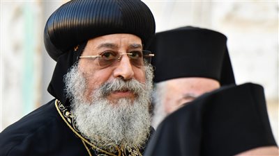 قداسة البابا تواضروس الثانى يكرم رئيس جامعة طنطا