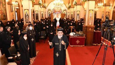 وسط فرحة البابا يرسم 16راهبة جديدة لدير الأمير تادرس بعد نجاحهم في الاختبار