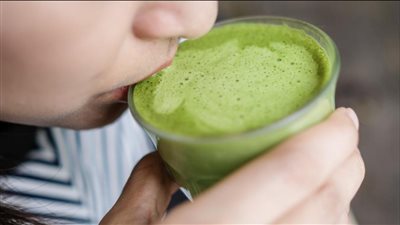 طرد السموم و تقليل التوتر فوائد شاى الماتشا الياباني