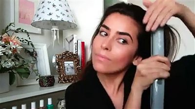 ضيعنا شعرنا بسبب عاده خاطئة احذرى تصفيف شعرك وهو مبلوله تعرضيه للشمس نهائيا