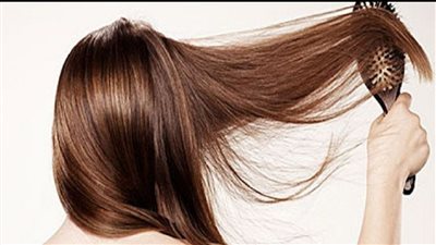 طرق طبيعية لترطيب جميع أنواع الشعر