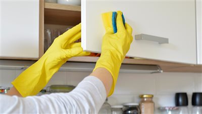 جبنالكم طريقه مضمونه من موقع أمريكي طريقة تنظيف المطبخ الخشب من الدهون