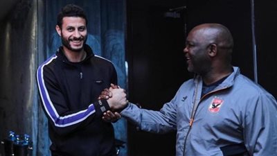 ادائك سئ غليان داخل الأهلي موسيماني والشناوي ينفعلون بشده على مدافع الفريق